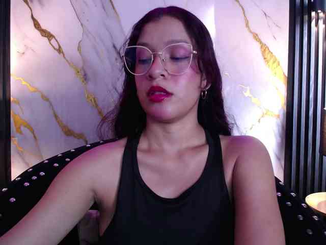 GagingBriana webcam