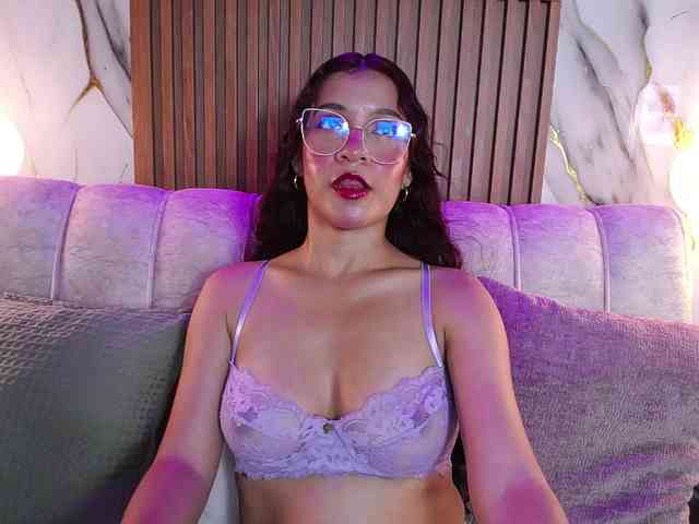 GagingBriana webcam