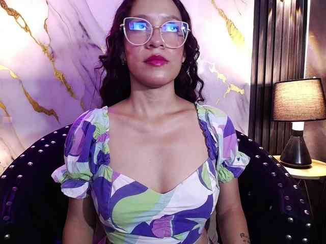 GagingBriana webcam
