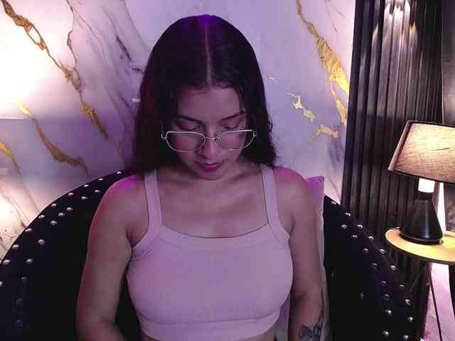 GagingBriana webcam