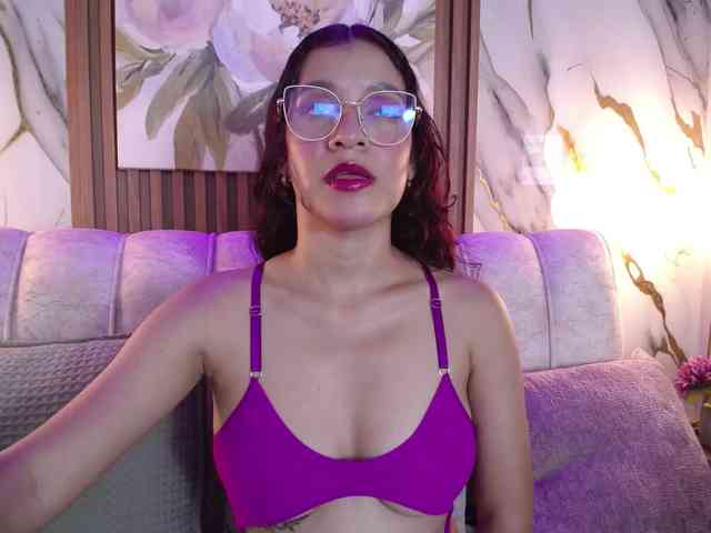 Model: GagingBriana
