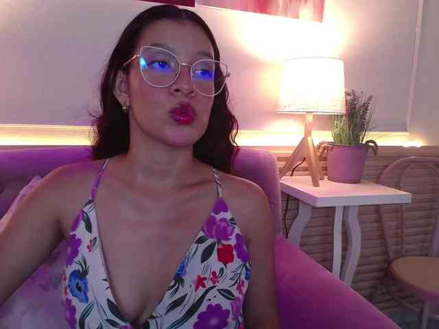 GagingBriana webcam