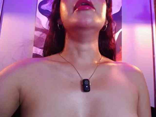 GagingBriana webcam