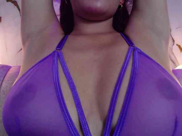 GagingBriana webcam