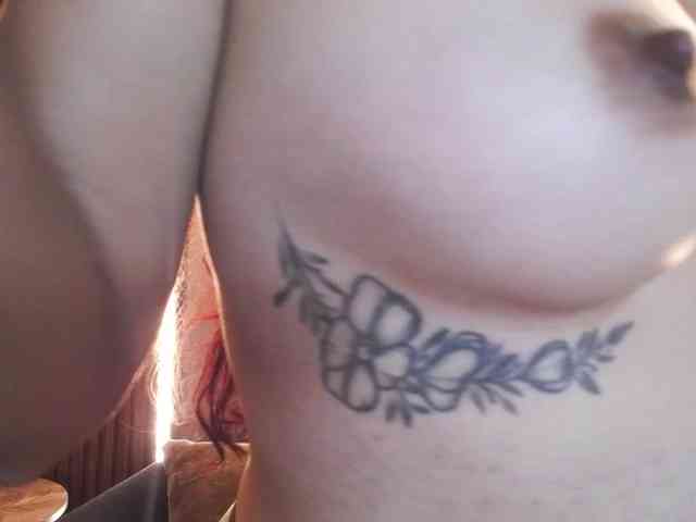 GagingBriana webcam