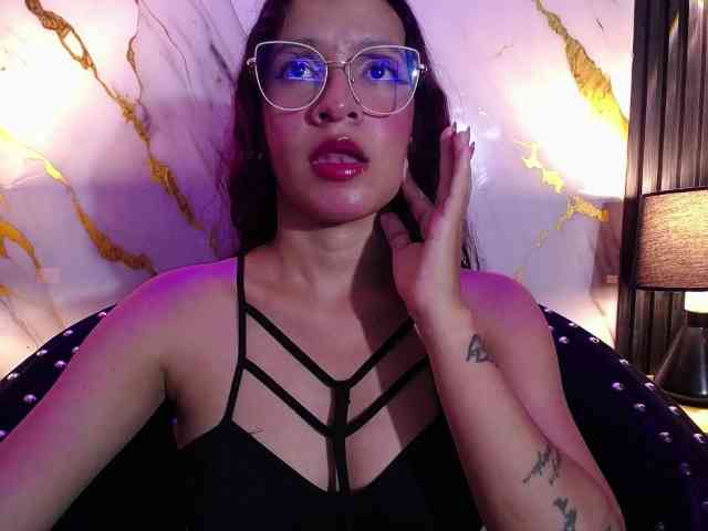 GagingBriana webcam