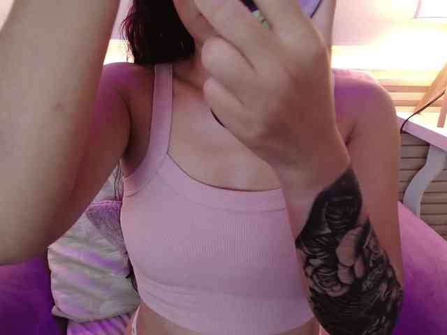 GagingBriana webcam