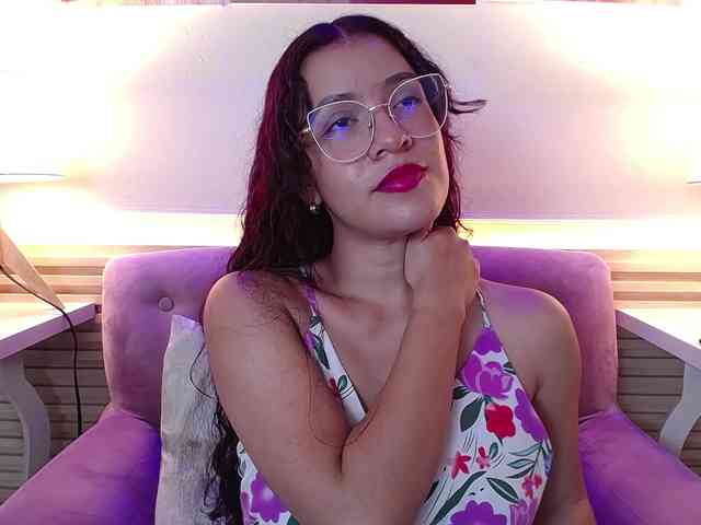 GagingBriana webcam
