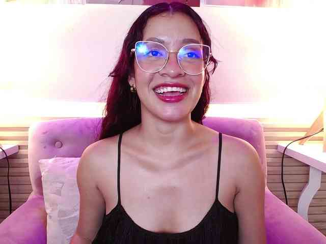 GagingBriana webcam