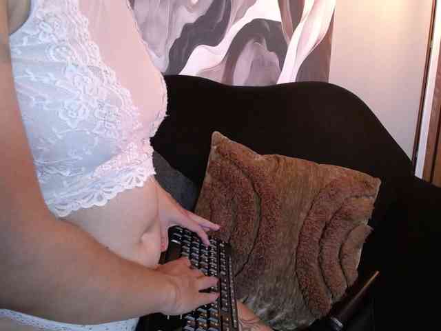 GagingBriana webcam