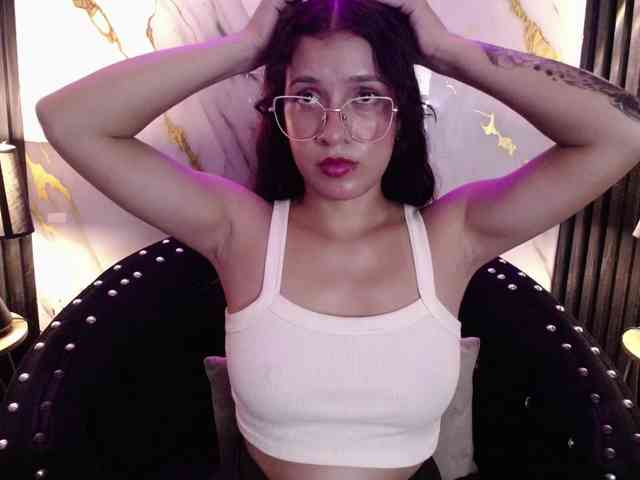 GagingBriana webcam