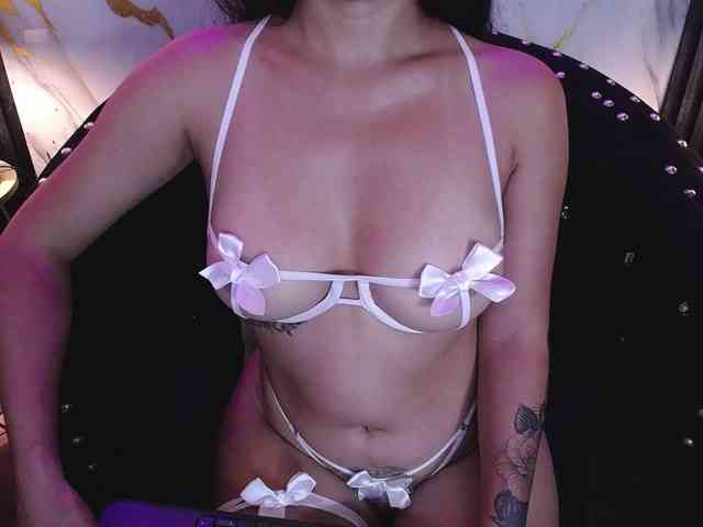 GagingBriana webcam