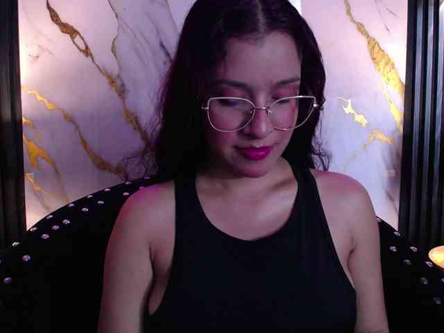 GagingBriana webcam