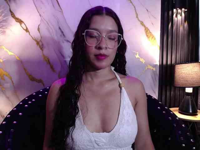 GagingBriana webcam