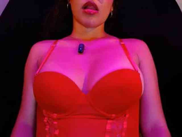 GagingBriana webcam