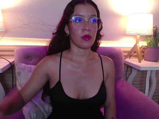 GagingBriana webcam