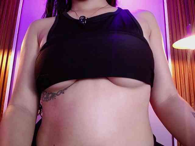 GagingBriana webcam
