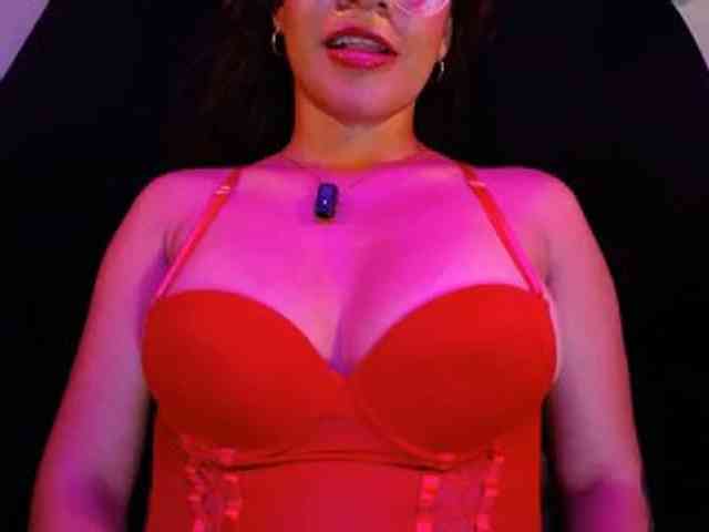 GagingBriana webcam