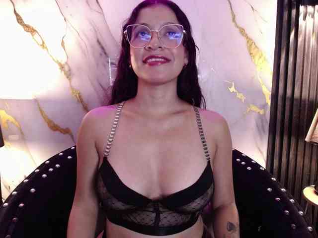 GagingBriana webcam