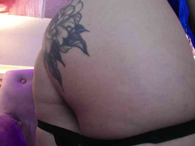 GagingBriana webcam