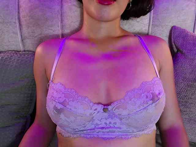 GagingBriana webcam