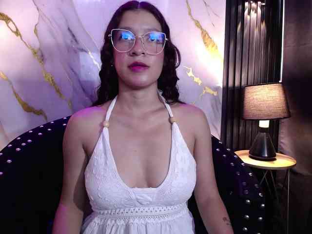 GagingBriana webcam
