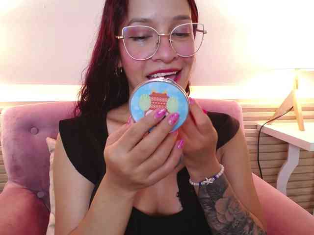 GagingBriana webcam