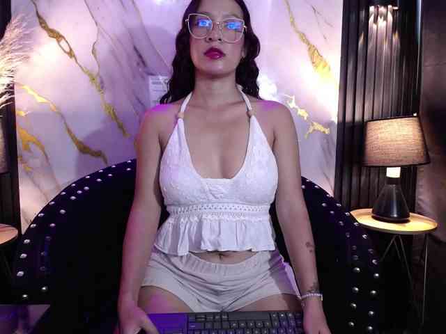 GagingBriana webcam
