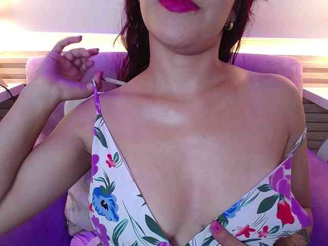 GagingBriana webcam