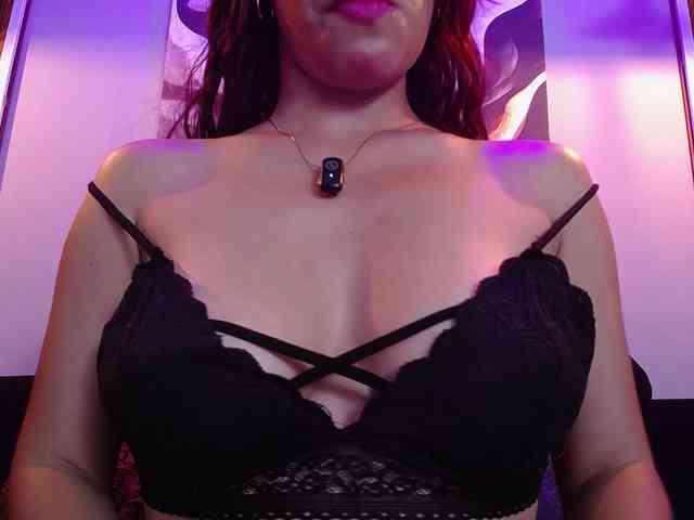 GagingBriana webcam