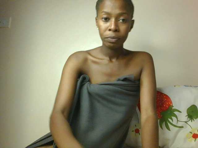 le modèle MelaninStar est en webcam porno dans un show sur le site bongacams, il possède les tags suivants: Ebony,Redhead,Trimmed