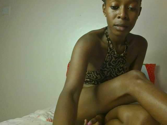 le modèle MelaninStar est en webcam porno dans un show sur le site bongacams, il possède les tags suivants: Ebony,Redhead,Trimmed