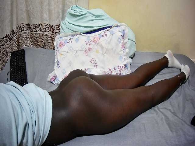 ebony-tasha1 live cam on BongaCams
