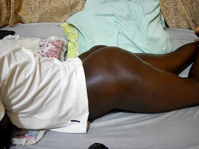 ebony-tasha1 live cam on BongaCams