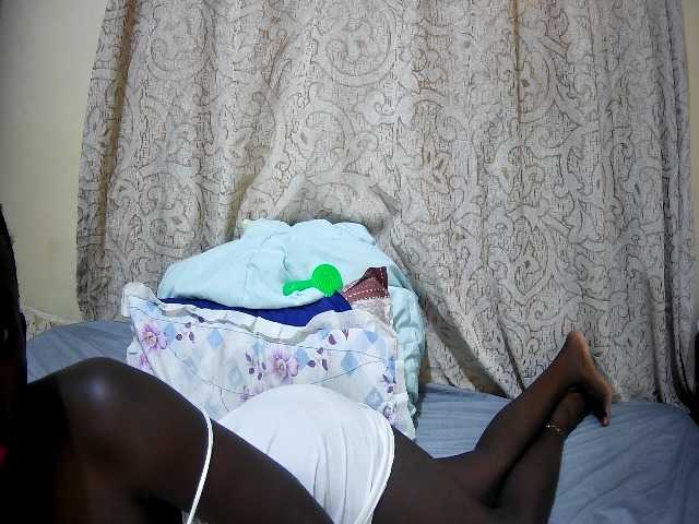 ebony-tasha1 live cam on BongaCams