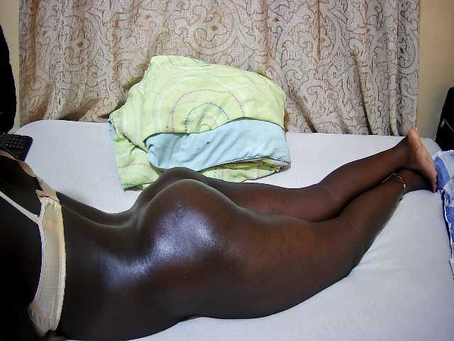 ebony-tasha1 live cam on BongaCams