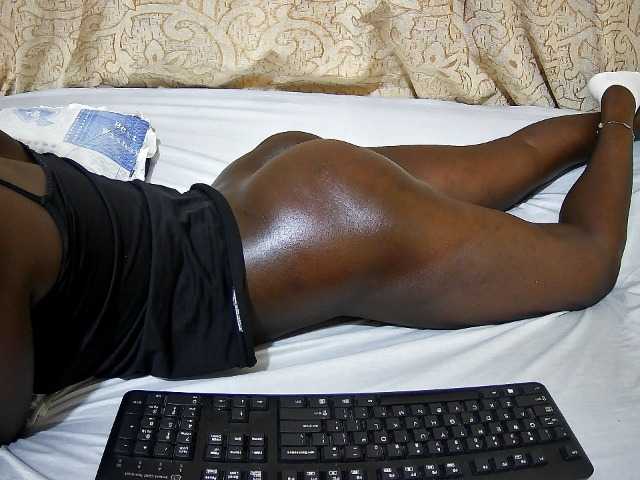 ebony-tasha1 live cam on BongaCams