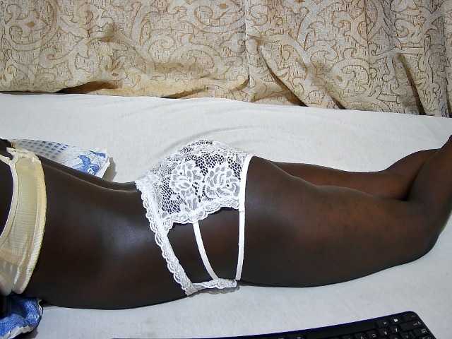 ebony-tasha1 live cam on BongaCams