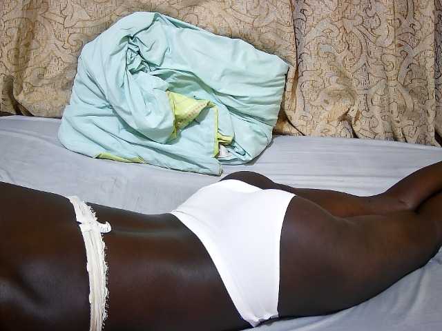 ebony-tasha1 live cam on BongaCams