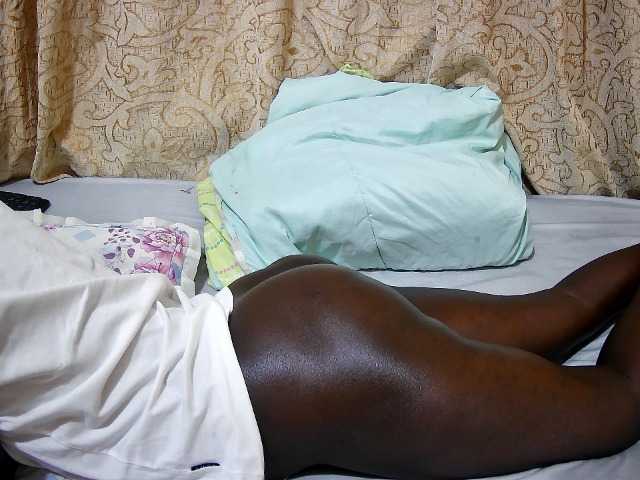 ebony-tasha1 live cam on BongaCams