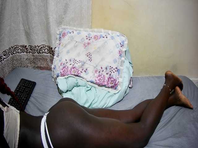 ebony-tasha1 live cam on BongaCams