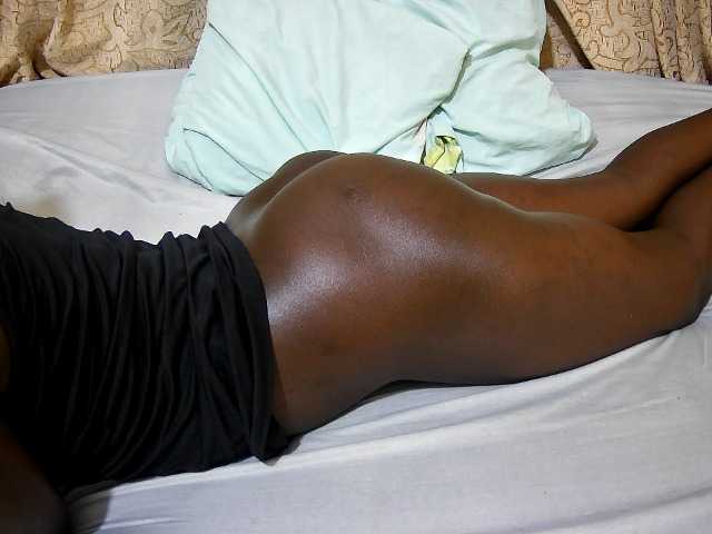 ebony-tasha1 live cam on BongaCams