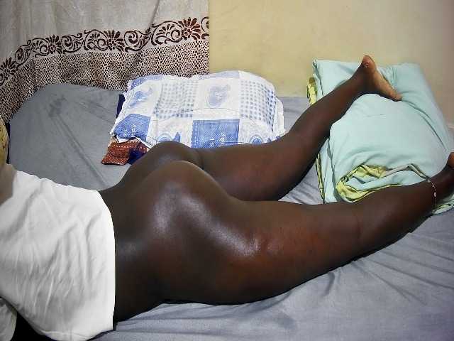 ebony-tasha1 live cam on BongaCams