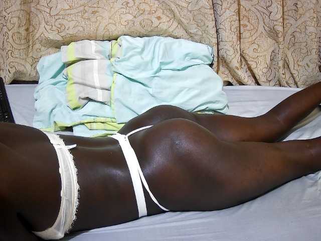 ebony-tasha1 live cam on BongaCams