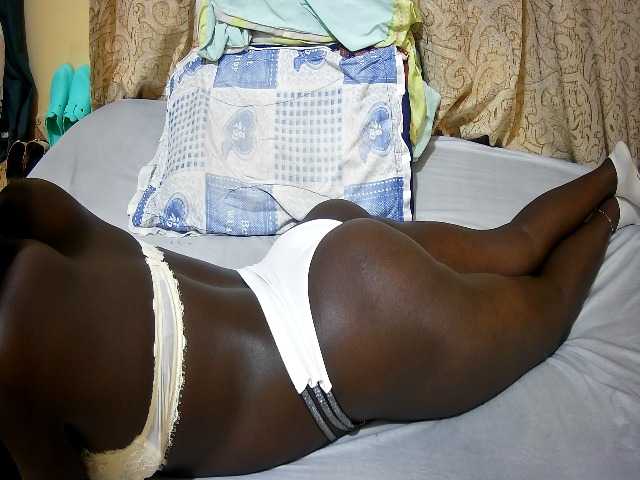 ebony-tasha1 live cam on BongaCams