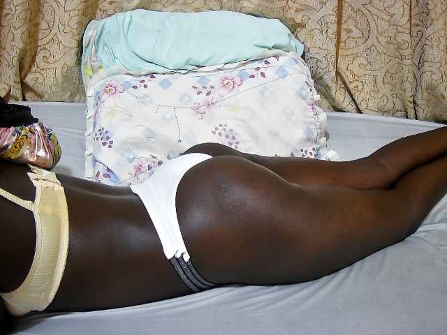 ebony-tasha1 live cam on BongaCams