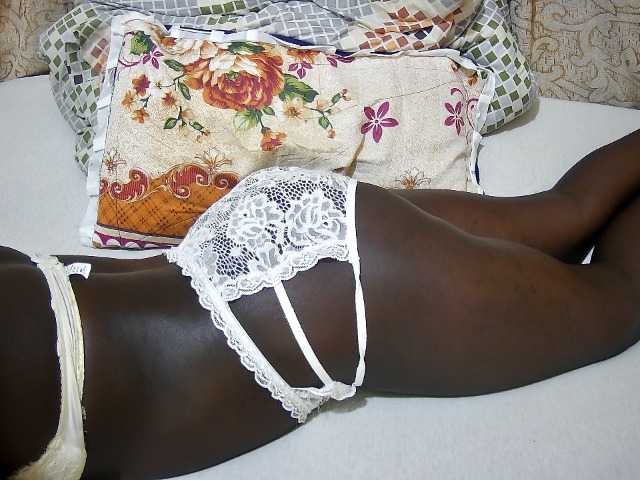 ebony-tasha1 live cam on BongaCams