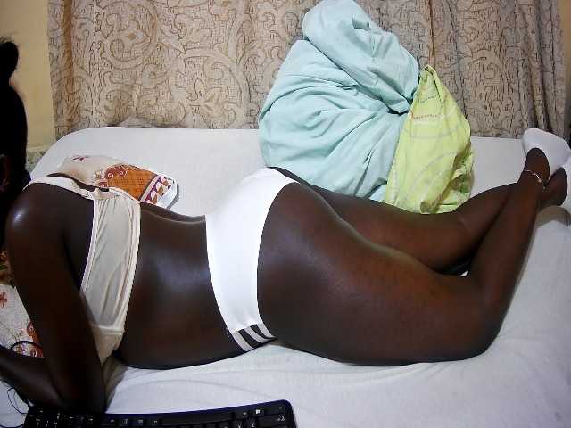 ebony-tasha1 — live female cam