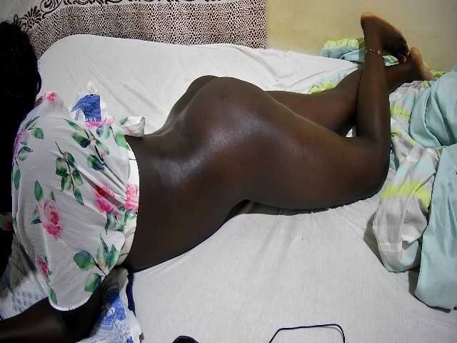ebony-tasha1 live cam on BongaCams