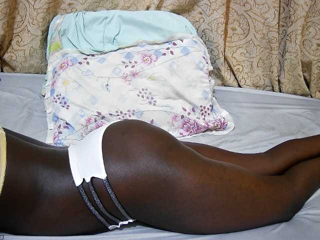 ebony-tasha1 live cam on BongaCams